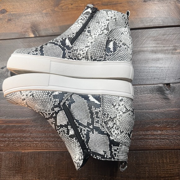 Nature Breeze Snake Print  Sneaker Hidden Wedge Booties Women's Size 9 - Picture 8 of 15
